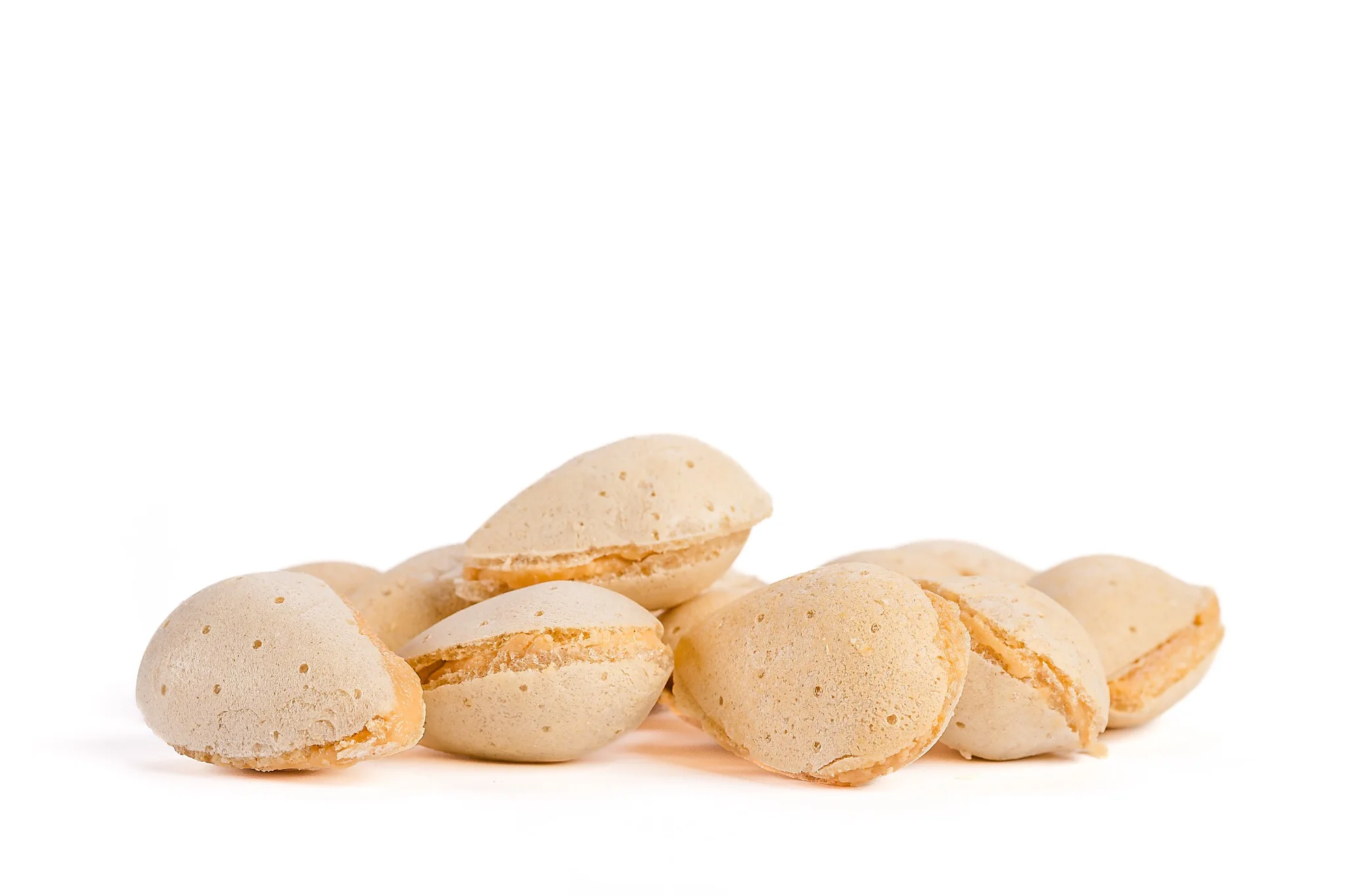 Almendras rellenas de turron