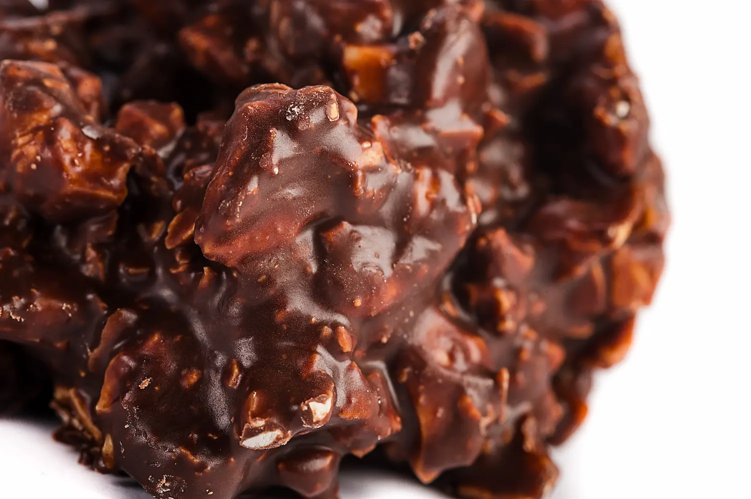 Bombon chocolate negro con almendras