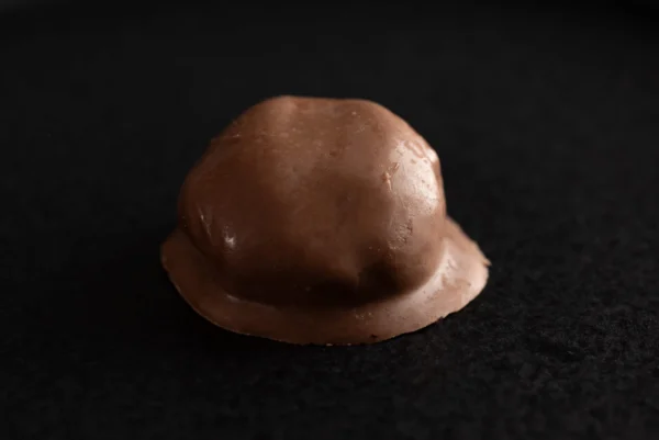 Bombón de Turrón con Chocolate con leche Azélia