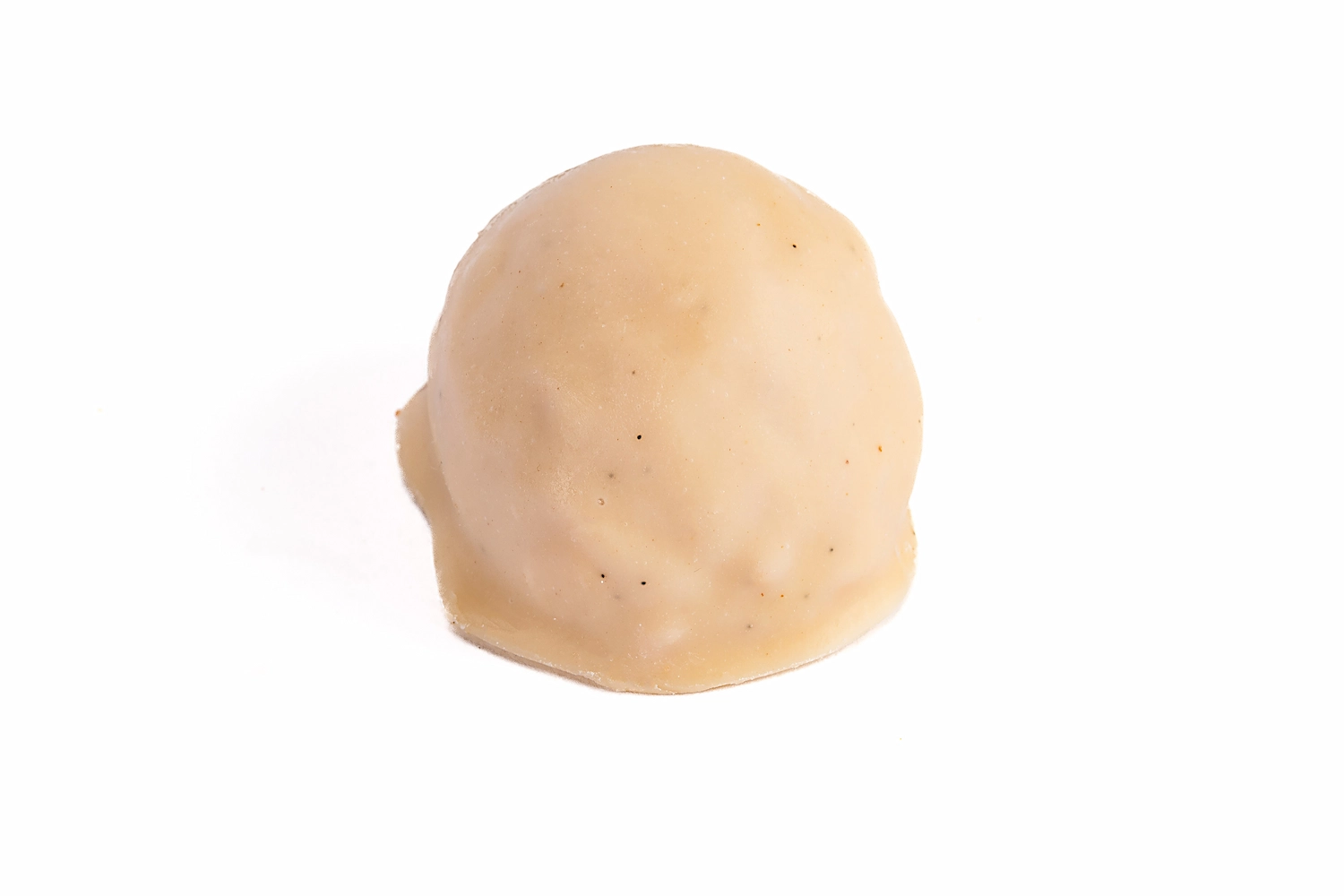 Bombon relleno de turrón con chocolate blanco