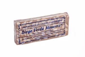Turron de almendras y chocolate negro