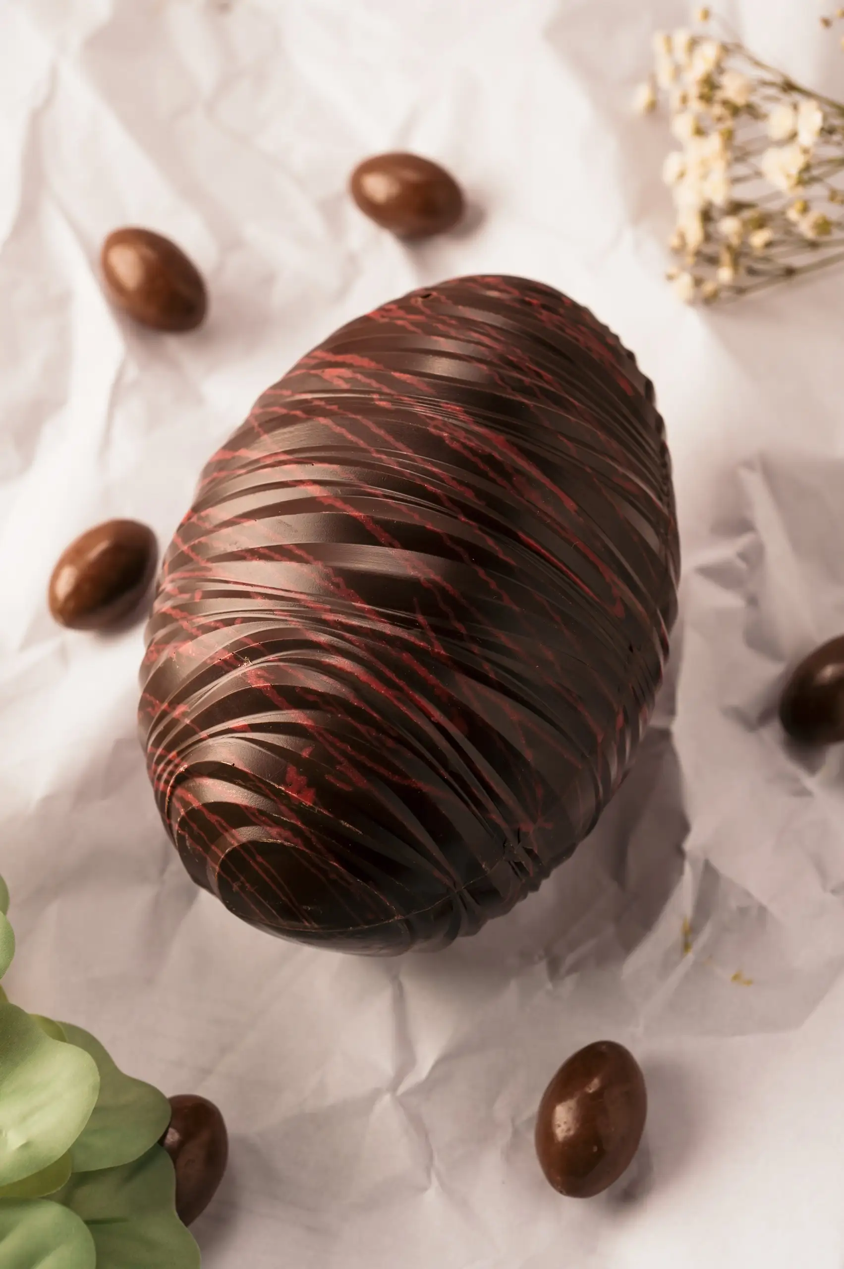 el huevo de pascua chocolate negro